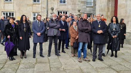 Representación institucional, social y política en el funeral de Paula Alvarellos