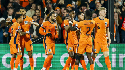 Los jugadores de Países Bajos celebran el 2-1 contra España
