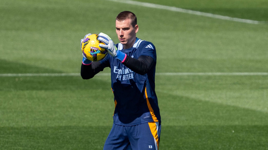 Lunin durante un entrenamiento del Real Madrid