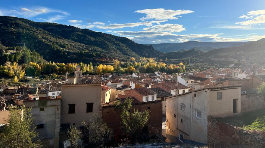María Amparo, farmacéutica de Casas Bajas explica cómo es vivir sin internet