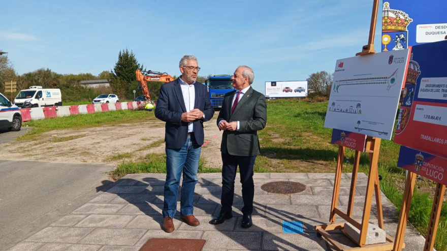 Miguel Fernández e José Tomé supervisan o inicio da última fase de obras na Avenida Infanta Elena