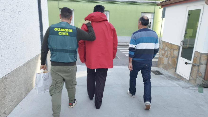 Detenido tras intentar robar cinco bloques de aluminio de una nave de Alcoa San Cibrao