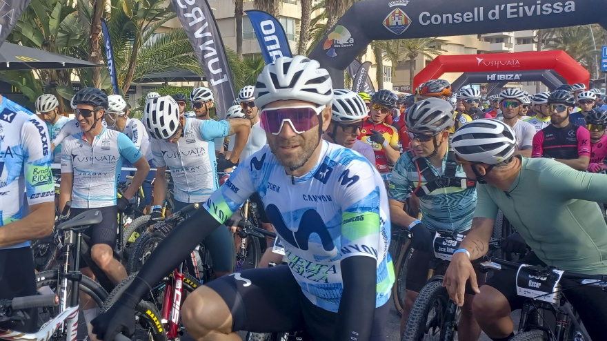 Alejandro Valverde, seleccionador nacional de ruta durante la Vuelta a Ibiza.