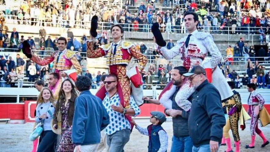 Emilio de Justo, Roca Rey y Tomás Rufo, a hombros este domingo en Arles