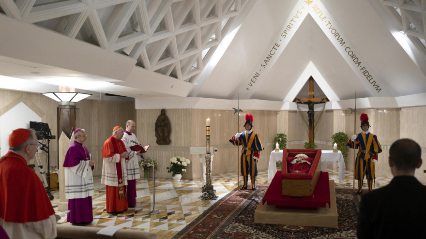 Primeras imágenes del Papa Francisco tras su fallecimiento