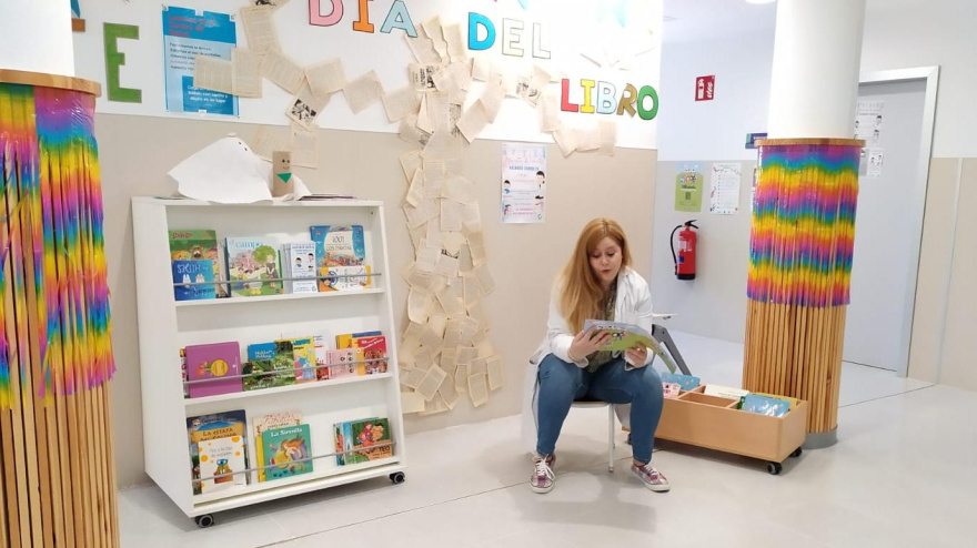 Maratón de Cuentos 'Pasando Consulta' en el centro de Atención Materno-Infantil de Azuqueca de Henares