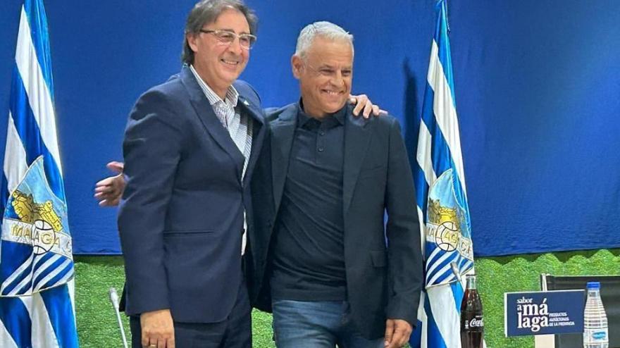 Imagen del día de la renovación por años de Pellicer, junto a Loren, con el Málaga.