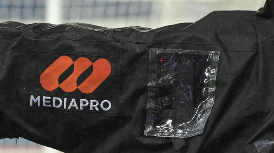 Cámara de Mediapro en un estadio