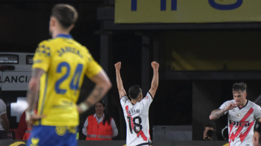 Álvaro García celebra el 1-0 del Rayo contra Las Palmas