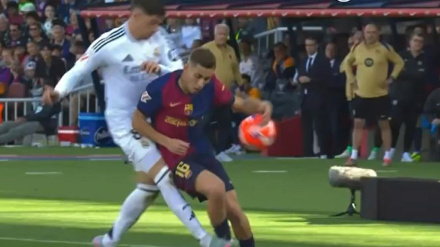 Mano de Fermín en el Barcelona - Real Madrid