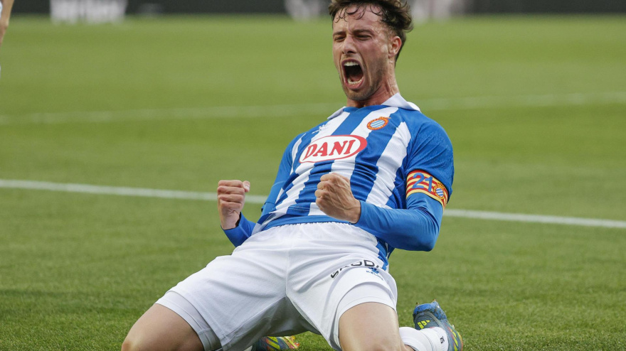 El delantero del Espanyol Javi Puado celebra un gol con el RCD Espanyol. EFE/ Manuel Bruque