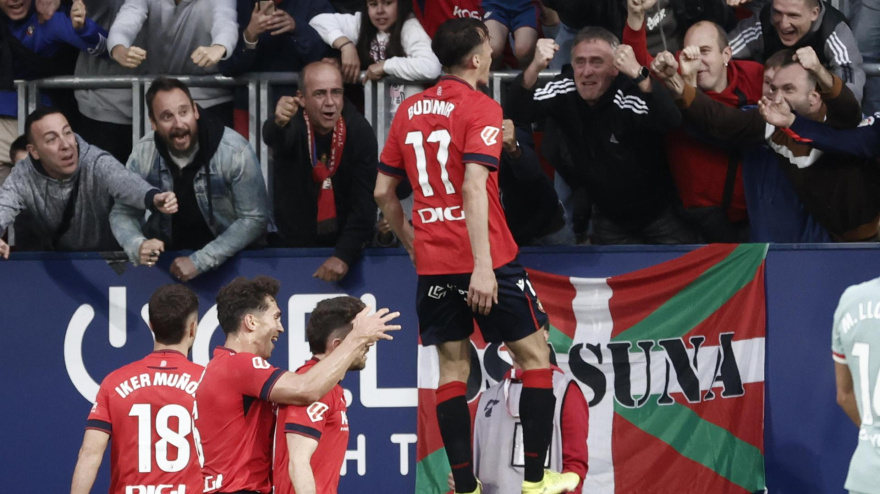 Budimir celebra el 2-0 de Osasuna contra el Atlético de Madrid
