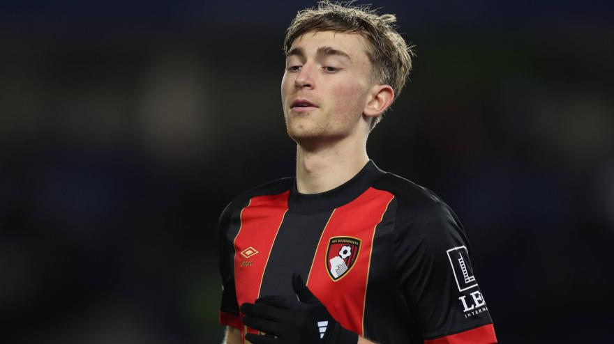 El Real Madrid ha hecho oficial el fichaje del joven central español.