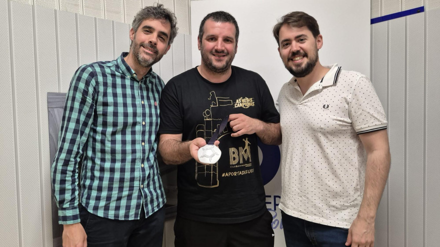 Isma Martínez, con la medalla de subcampeonas de Europa