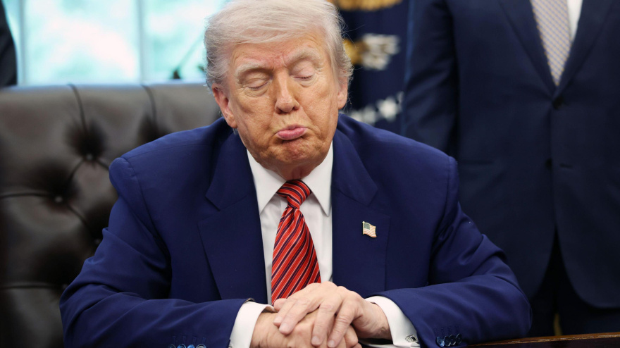 El presidente de los Estados Unidos, Donald J. Trump, habla después de firmar órdenes ejecutivas sobre energía nuclear en la Oficina Oval de la Casa Blanca en Washington, D.C.