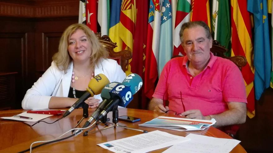 Flor Almón en COPE: "Me duele y me emociona porque hizo que yo fuese alcaldesa, que era mi sueño"