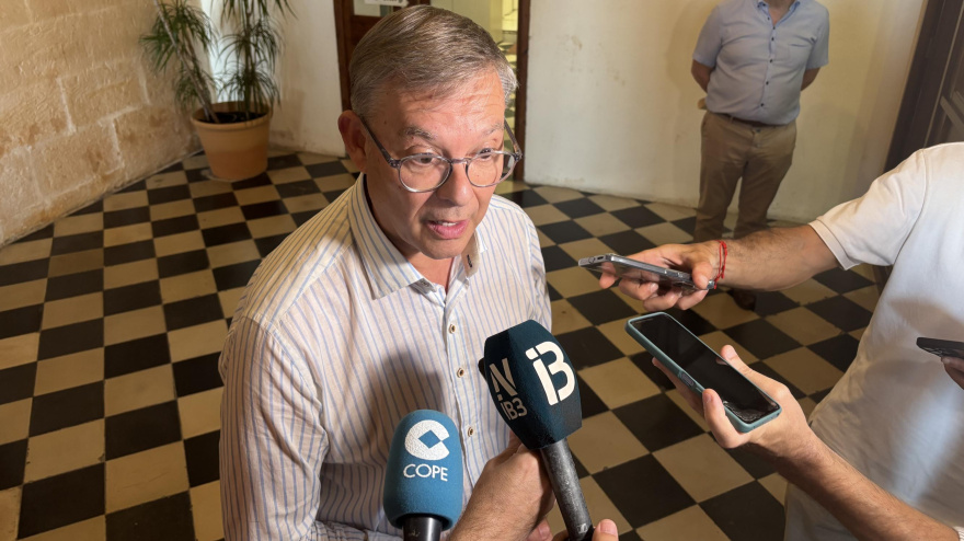 Llorenç Farrer comparece ante los medios