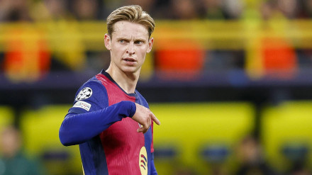 El centrocampista neerlandés quiere renovar su contrato con el Barcelona.