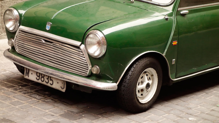 DGT: estas son las nueve letras que están prohibidas en las matrículas de los coches en España