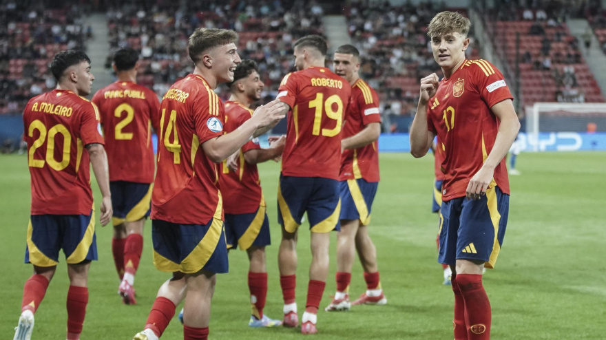 Jesús Rodríguez celebra el gol de España a Italia