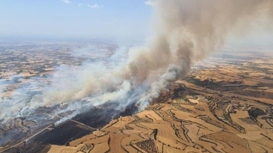 Imagen del incendio en la Segarra que una afectación de 445 hectáreasImagen del incendio de la Segarra (Lleida)