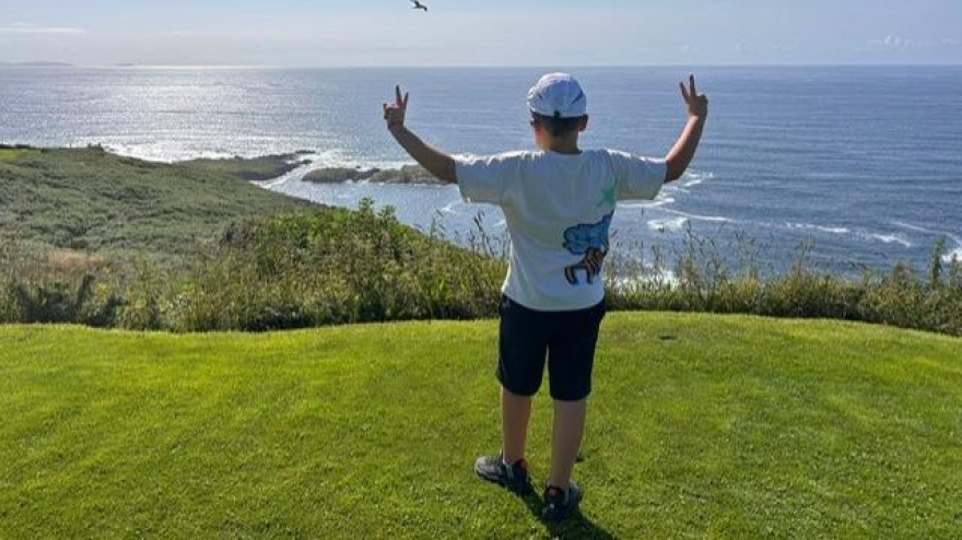 Marcos disfruta mucho más de su vida desde que fue por primera vez a un campamento de verano