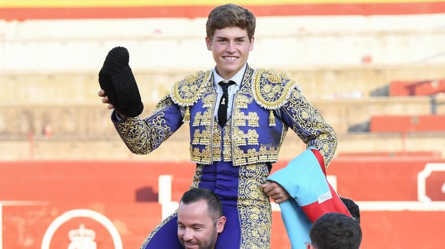 Álvaro Serrano, a hombros este sábado en Alalpardo (Madrid)