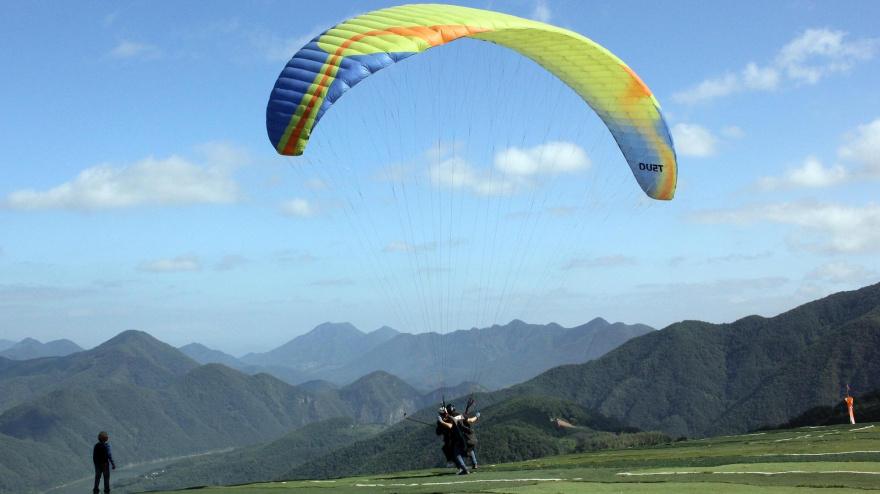 Parapente, cine y aventura: el FIA celebra 25 años en lo más alto