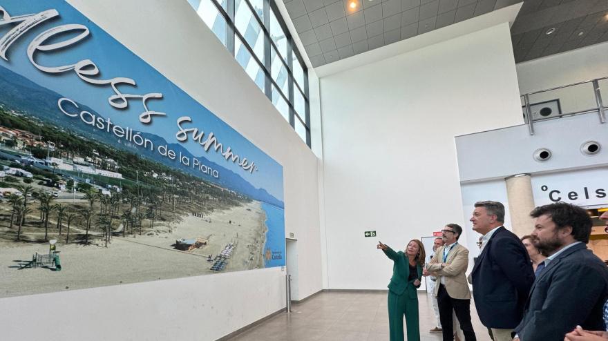 Castellón de la Plana se promociona en el aeropuerto de Castellón