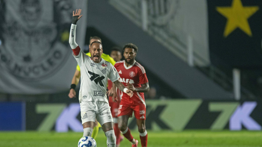 Imagen de Neymar en el partido de ayer con Santos