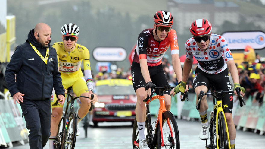 Pogacar en su llegada a la línea de meta