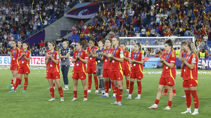 Las jugadoras españolas tras la final de la Eurocopa Femenina 2025