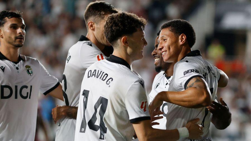 5-1. El Burgos CF se da un festín a costa de una novata Cultural