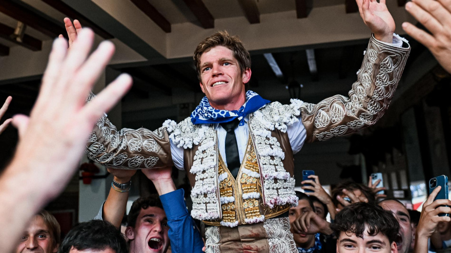 Borja Jiménez, en su salida a hombros