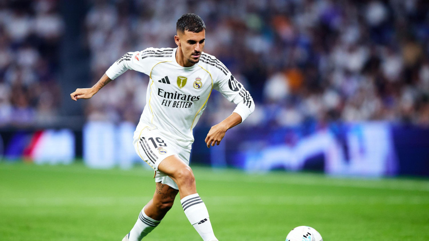 Dani Ceballos del Real Madrid durante el partido de LaLiga EA Sports entre el Real Madrid CF y el CA Osasuna en el Estadio Santiago Bernabéu