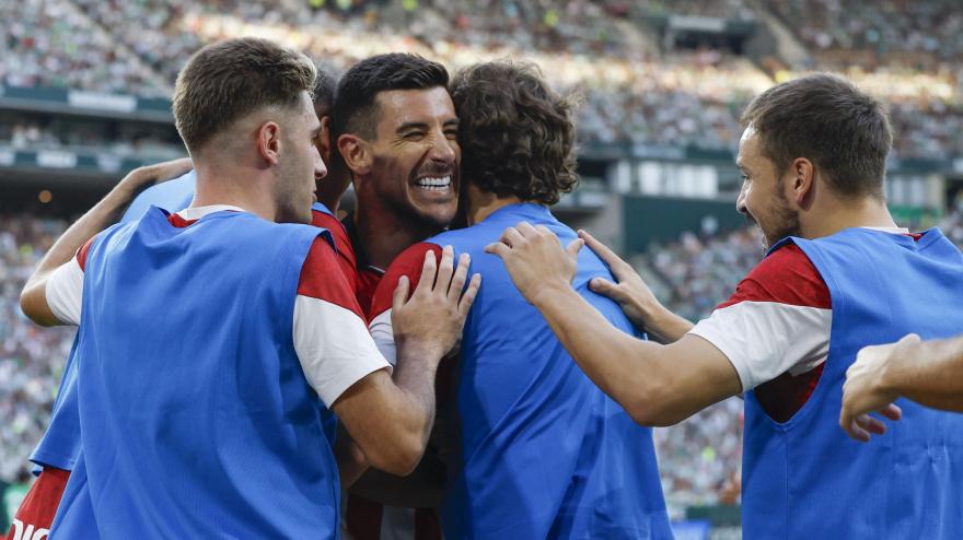 Yuri, feliz tras poner el centro que supuso el gol del Athletic ante el Betis
