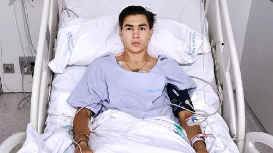 Bruno Aloi, en el hospital de Móstoles tras la operación a la que ha sido sometido