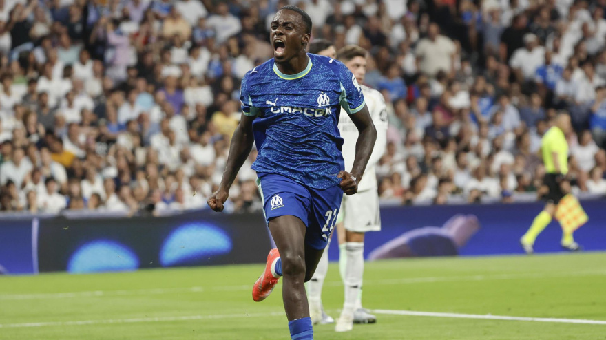 Weah celebra el 0-1 el Olympique al Real Madrid