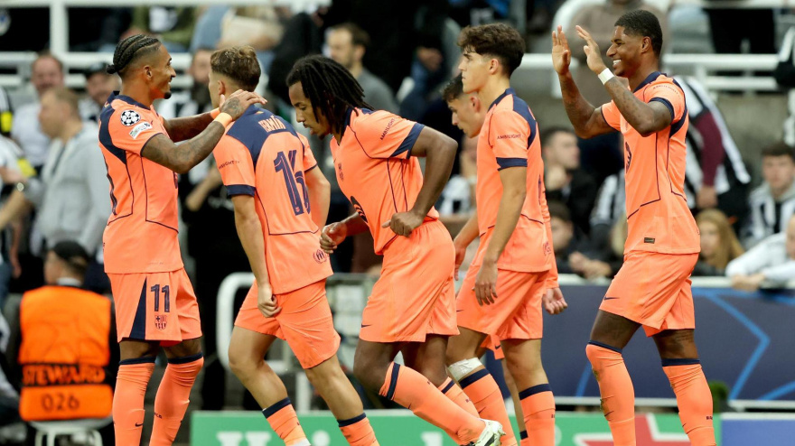 El Barcelona celebra el primer gol de Rashford al Newcastle