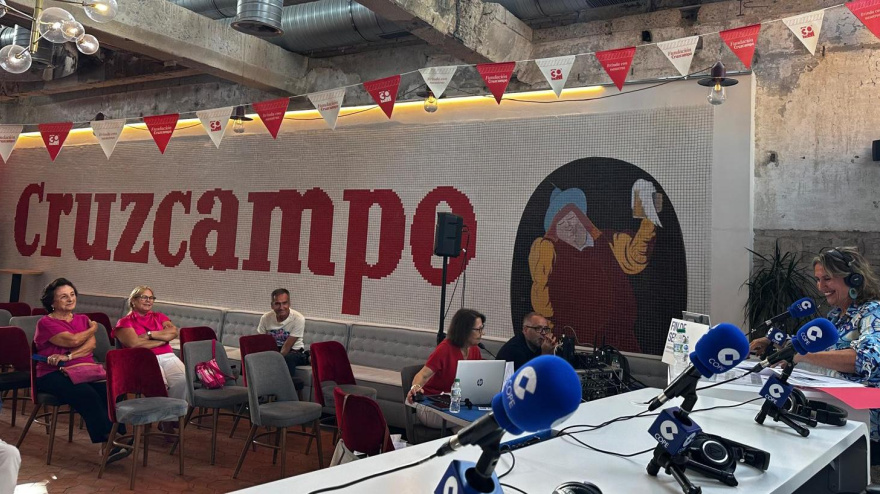 Cristina López Schlichting celebra el 30 aniversario de la Fundación Cruzcampo en Sevilla