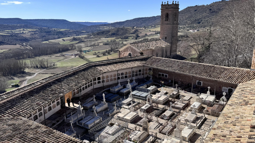 Vista del Cementerio Municipal de Brihuega, ubicado en el interior del Castillo de la Piedra Bermeja