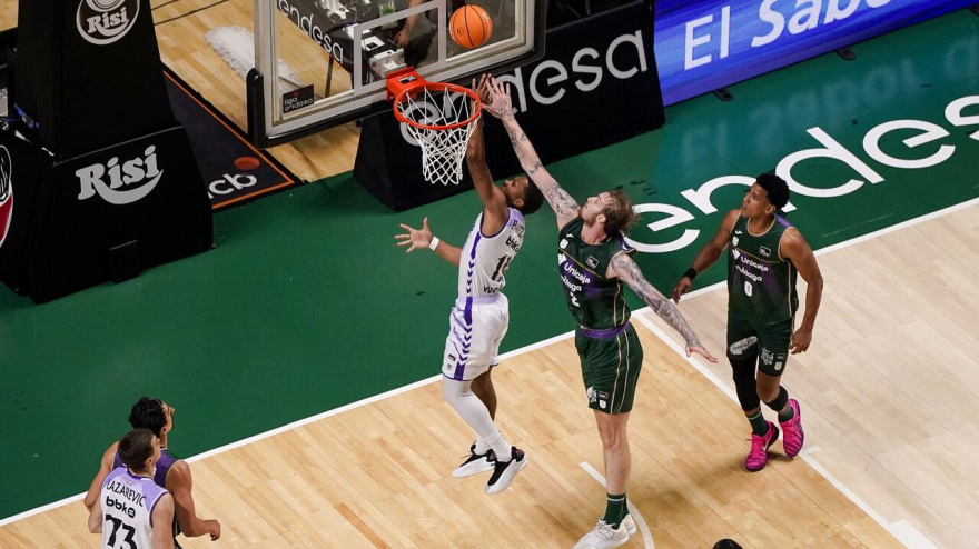 (86-68) Así te hemos contado la victoria del Unicaja ante el Bilbao Basket en el estreno de la Liga Endesa
