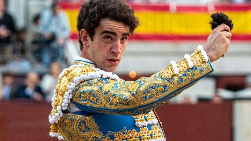 06 OCT 2025 | EL ALBERO | 02X14: VICTOR HERNÁNDEZ HABLA DE SU TARDE REVELADORA EN LA FERIA DE OTOÑO