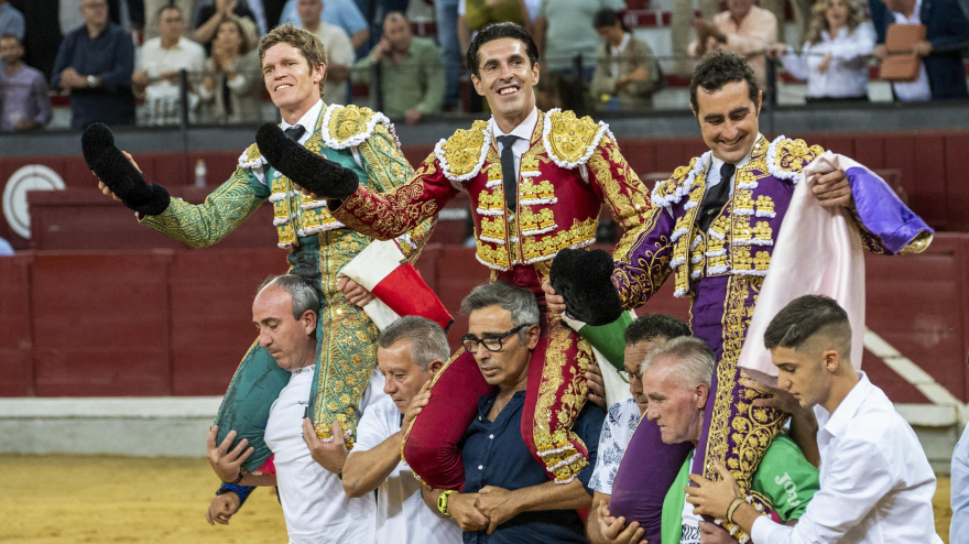 Borja Jiménez, Talavante y El Fandi, a hombros en Jaén