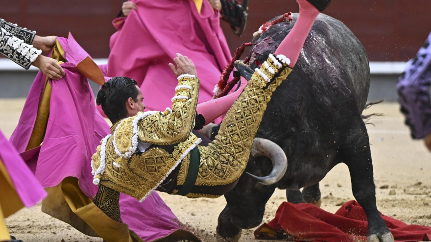 Momento del percance sufrido por David Galván el pasado sábado en Las Ventas