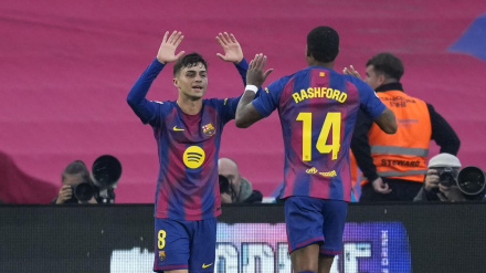 Pedri celebra con Rashford su gol en el Barcelona - Girona