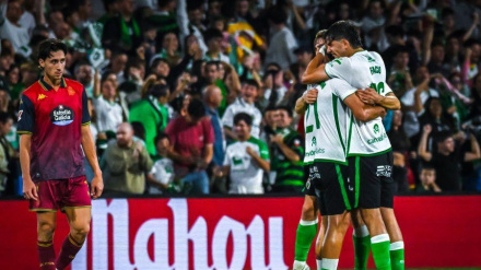 Los jugadores del Racing celebran la victoria ante el Dépor