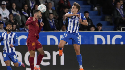 Gayá y Pablo Ibañez en el Alavés-Valencia