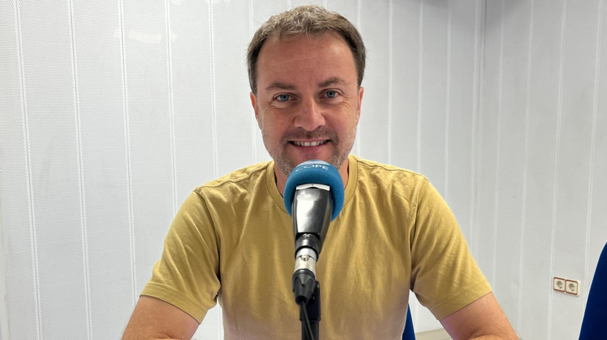 Arturo lezcano, xornalista e escritor de O país