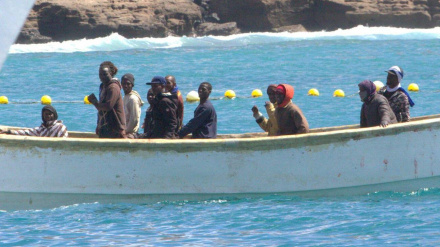 2J1PETD 2J1PETD Spain. 27th Mar, 2022. Arrival of a small boat to the Christians with 12 male migrants from Mali, Senegal and Mauritania all in good health, they had been at sea for 7 days. (Photo by Mercedes Menendez/Pacific Press) Credit: Pacific Press Media Production Corp./Alamy Live News